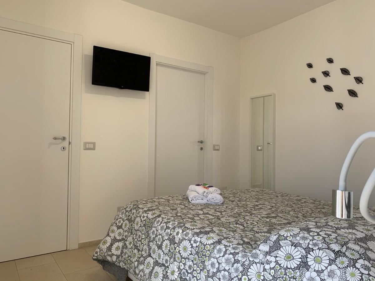 B&B Somiar San Teodoro  Esterno foto