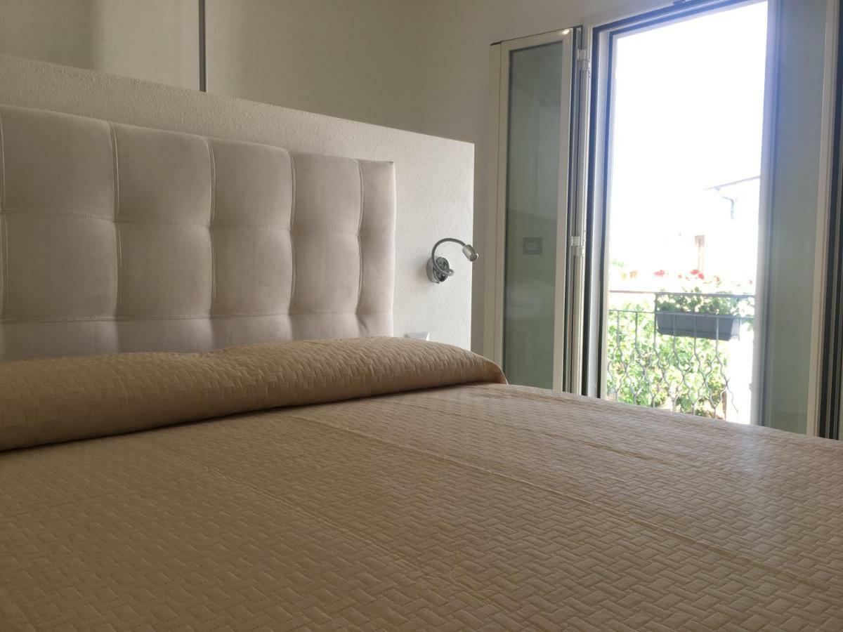 B&B Somiar San Teodoro  Esterno foto
