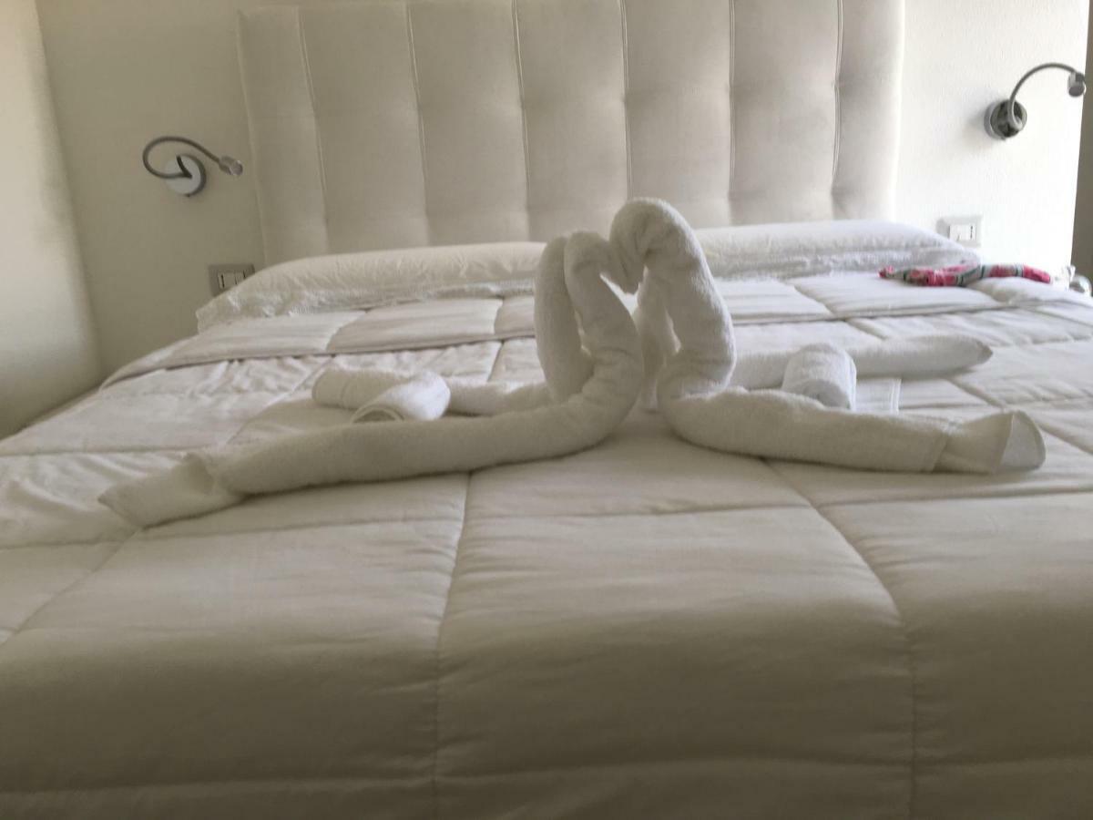 B&B Somiar San Teodoro  Esterno foto